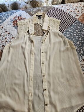 Forever 21 Cream Lace-Back Sleeveless Button Front Blouse